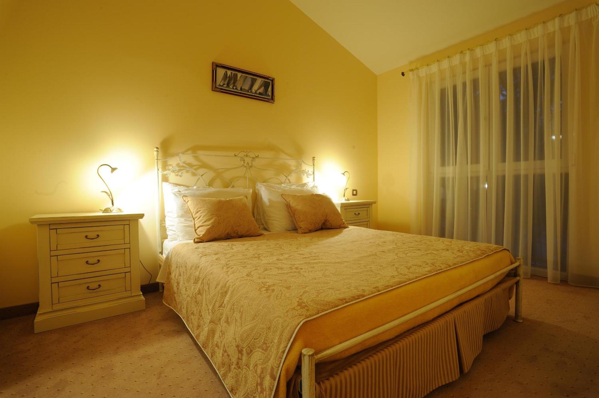 Hotel Solitudo Uble エクステリア 写真