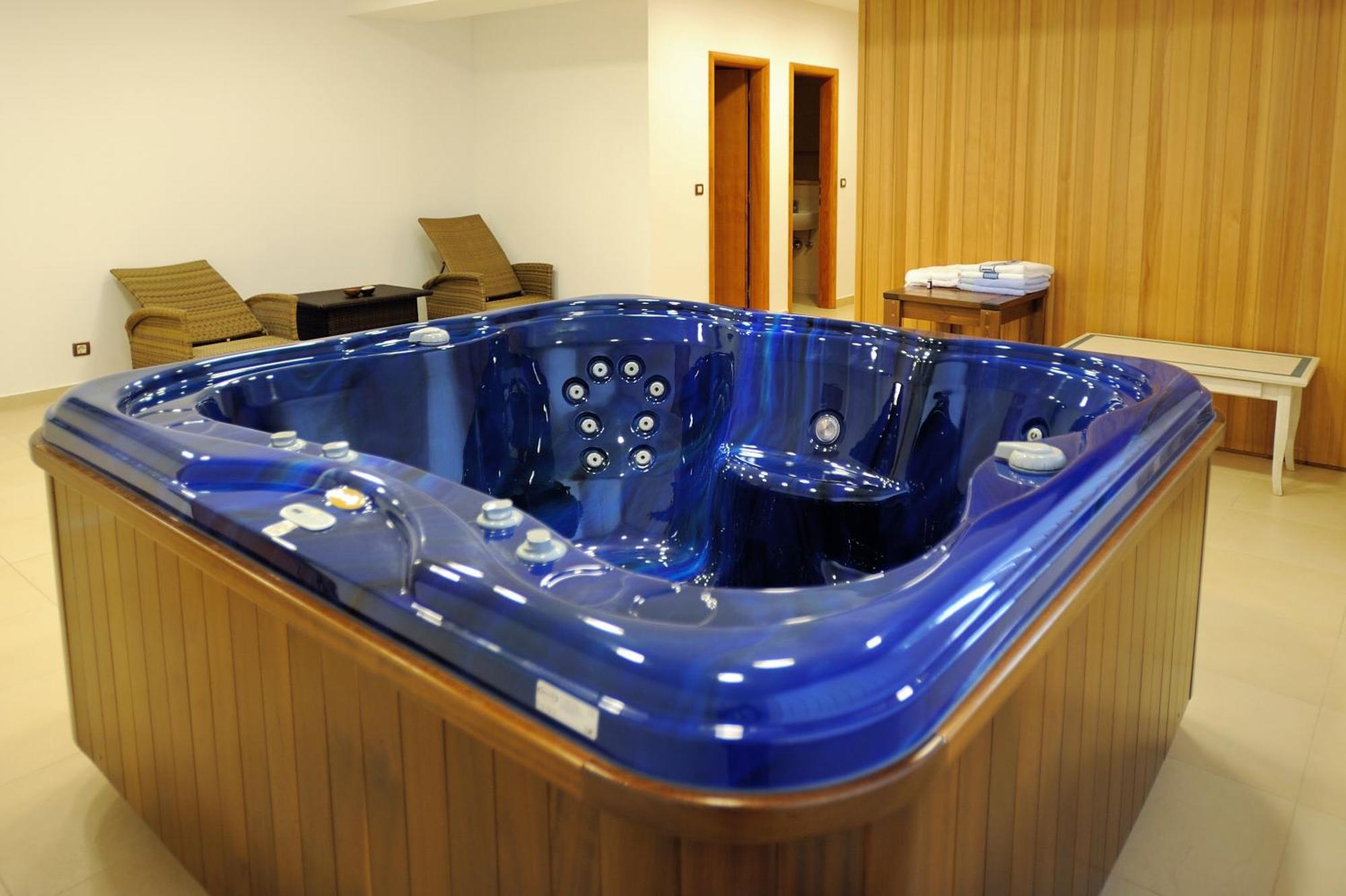 Hotel Solitudo Uble エクステリア 写真