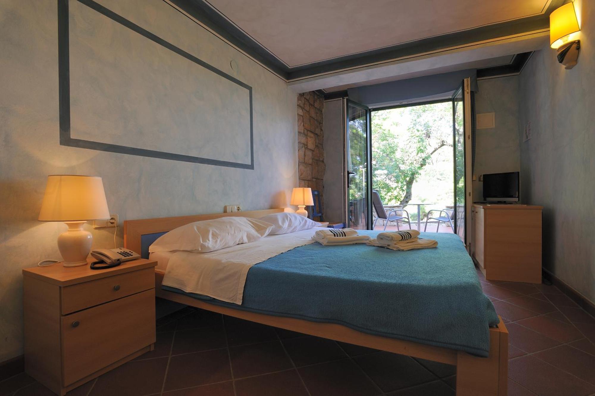 Hotel Solitudo Uble エクステリア 写真